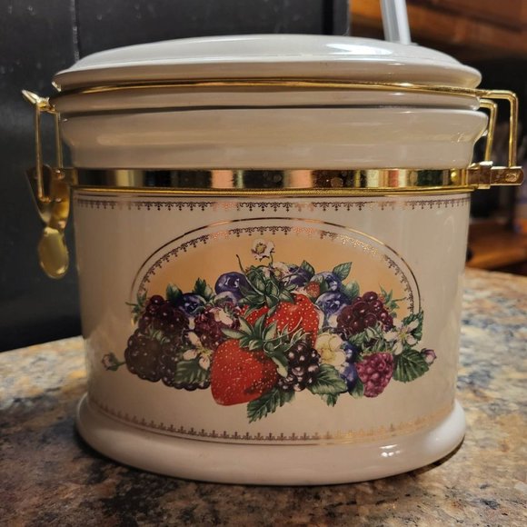 2010 Knotts Berry Farm Oval Cookie Jar - Really Sweet Addition - Picture 1 of 10